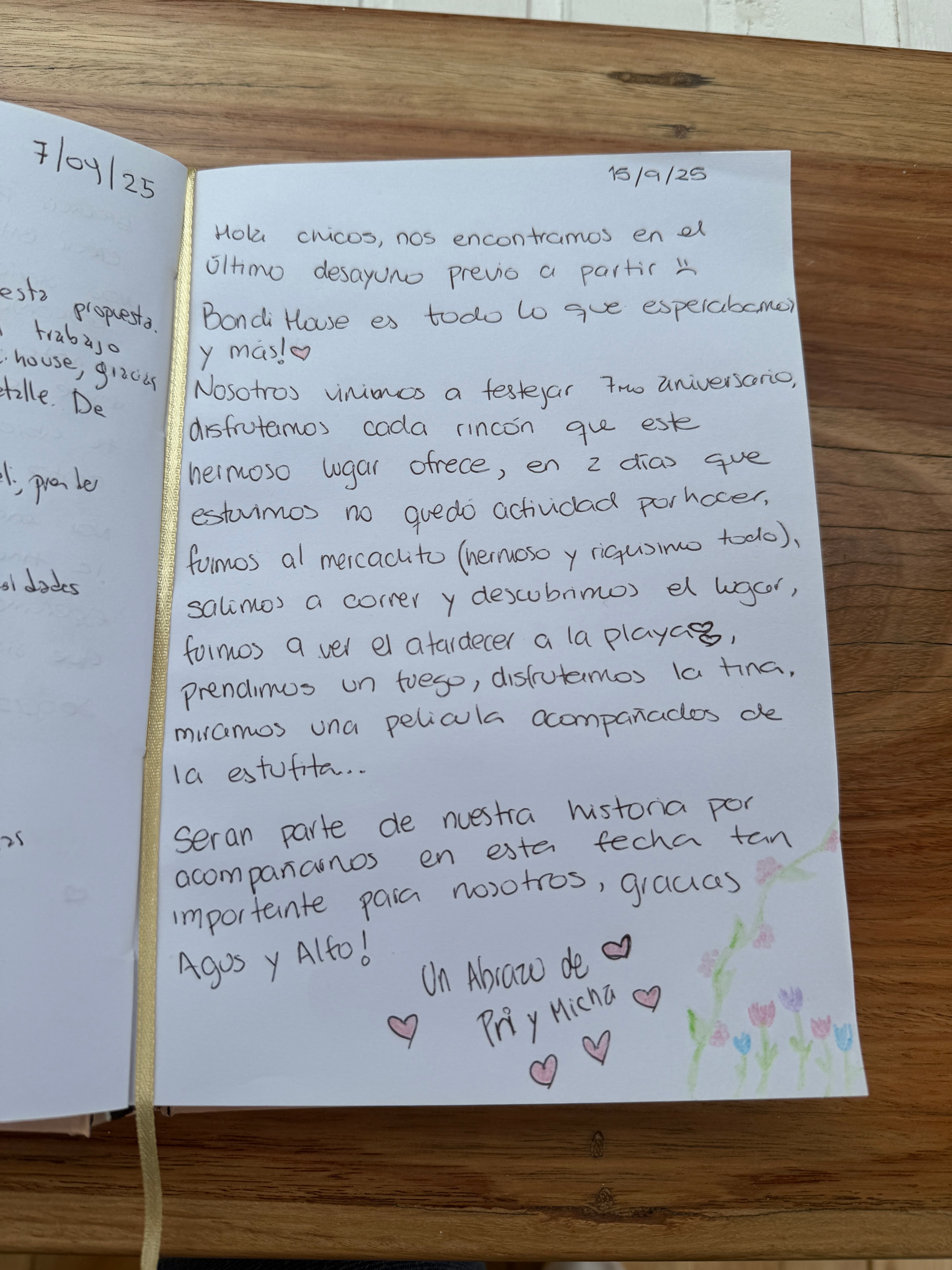 Palabras escritas por huéspedes en el cuadernito del BondiHouse
