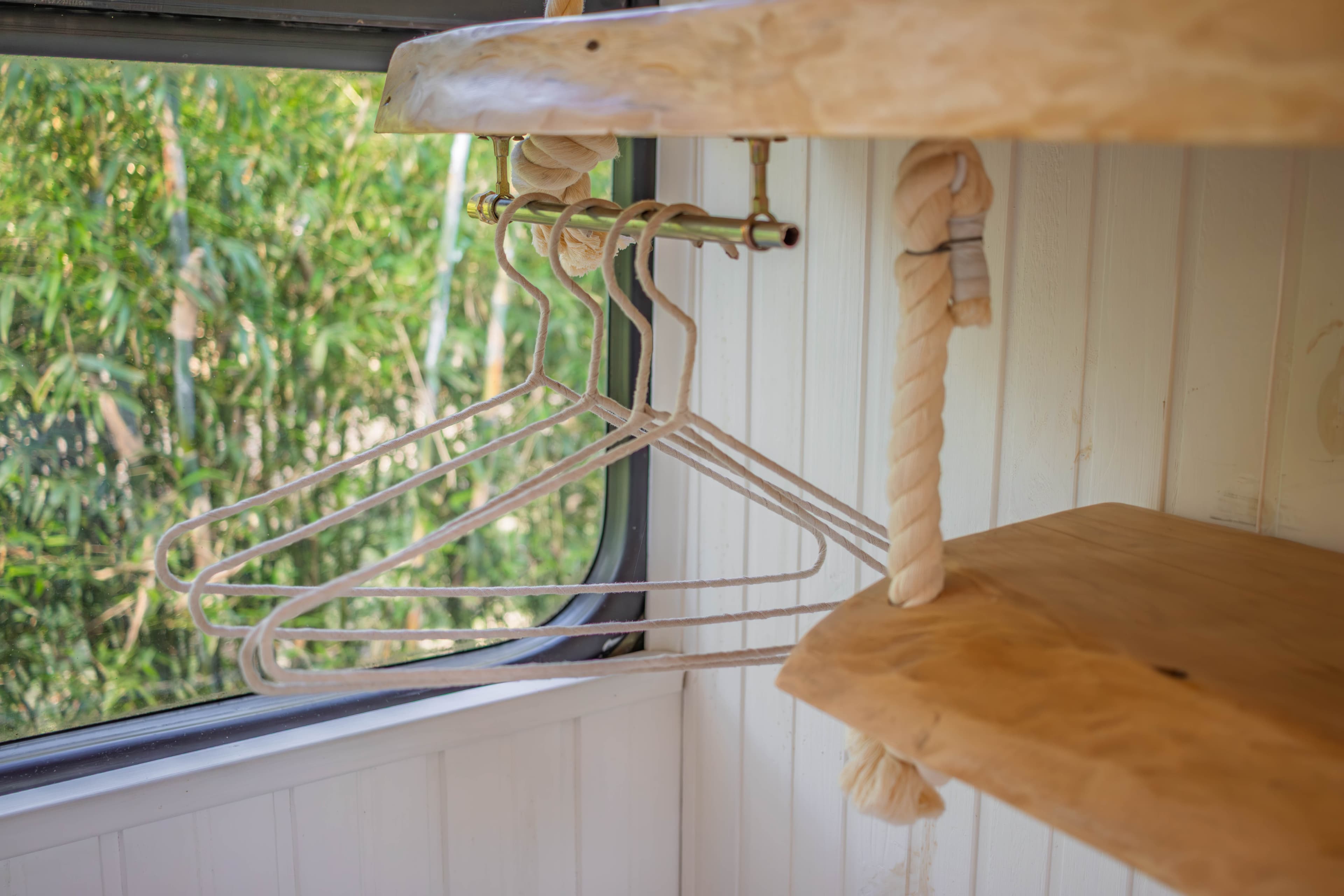Perchas y percheros — Zara Home en BondiHouse